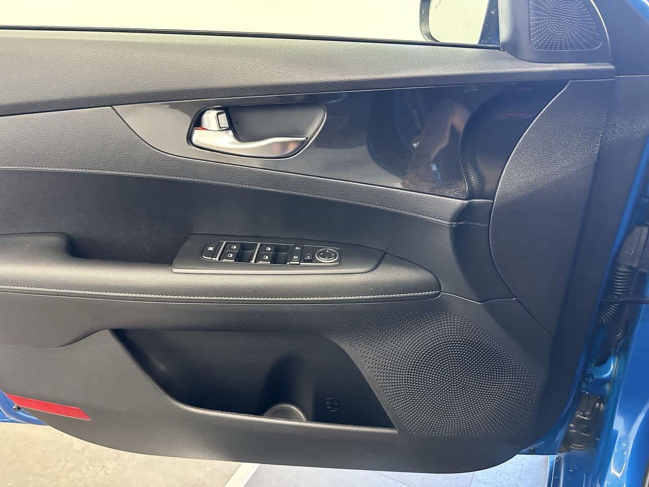 Thumbnail: 2022 Kia Forte - 15