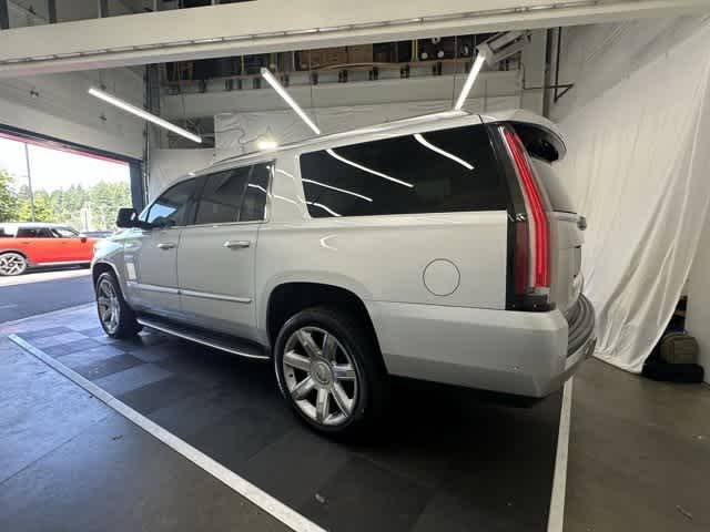 Thumbnail: 2019 Cadillac Escalade - 3