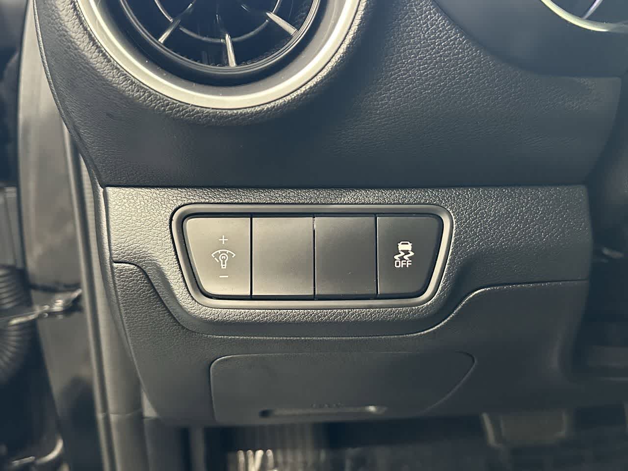 Thumbnail: 2024 Kia Forte - 12