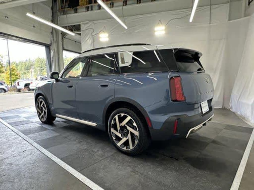 New 2026 MINI Countryman Iconic SUV