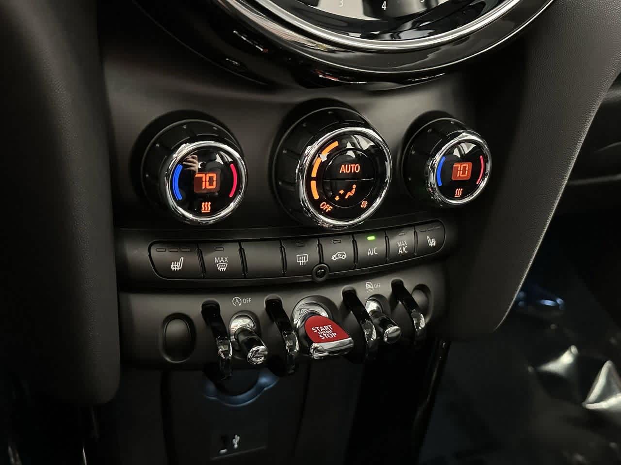 Thumbnail: 2023 MINI Cooper Hardtop - 21