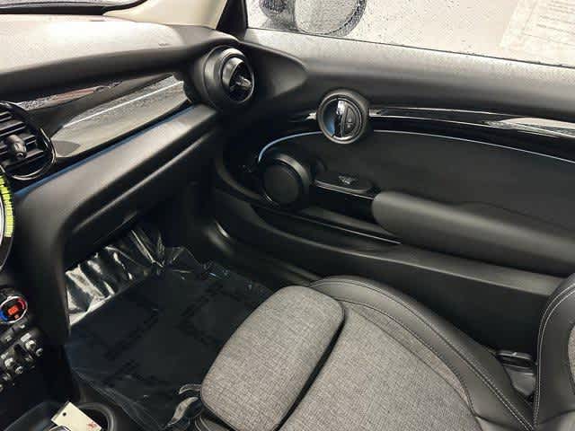 Thumbnail: 2022 MINI Cooper Hardtop - 24