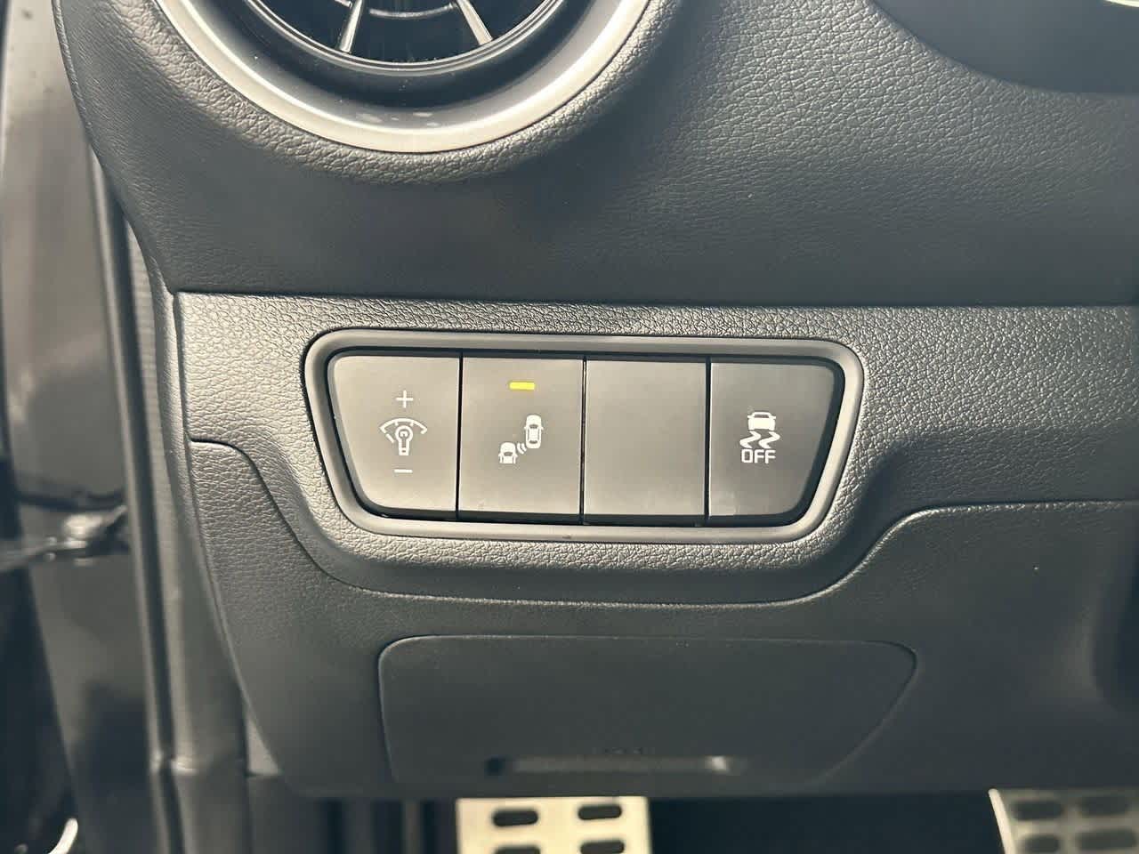 Thumbnail: 2024 Kia Forte - 17