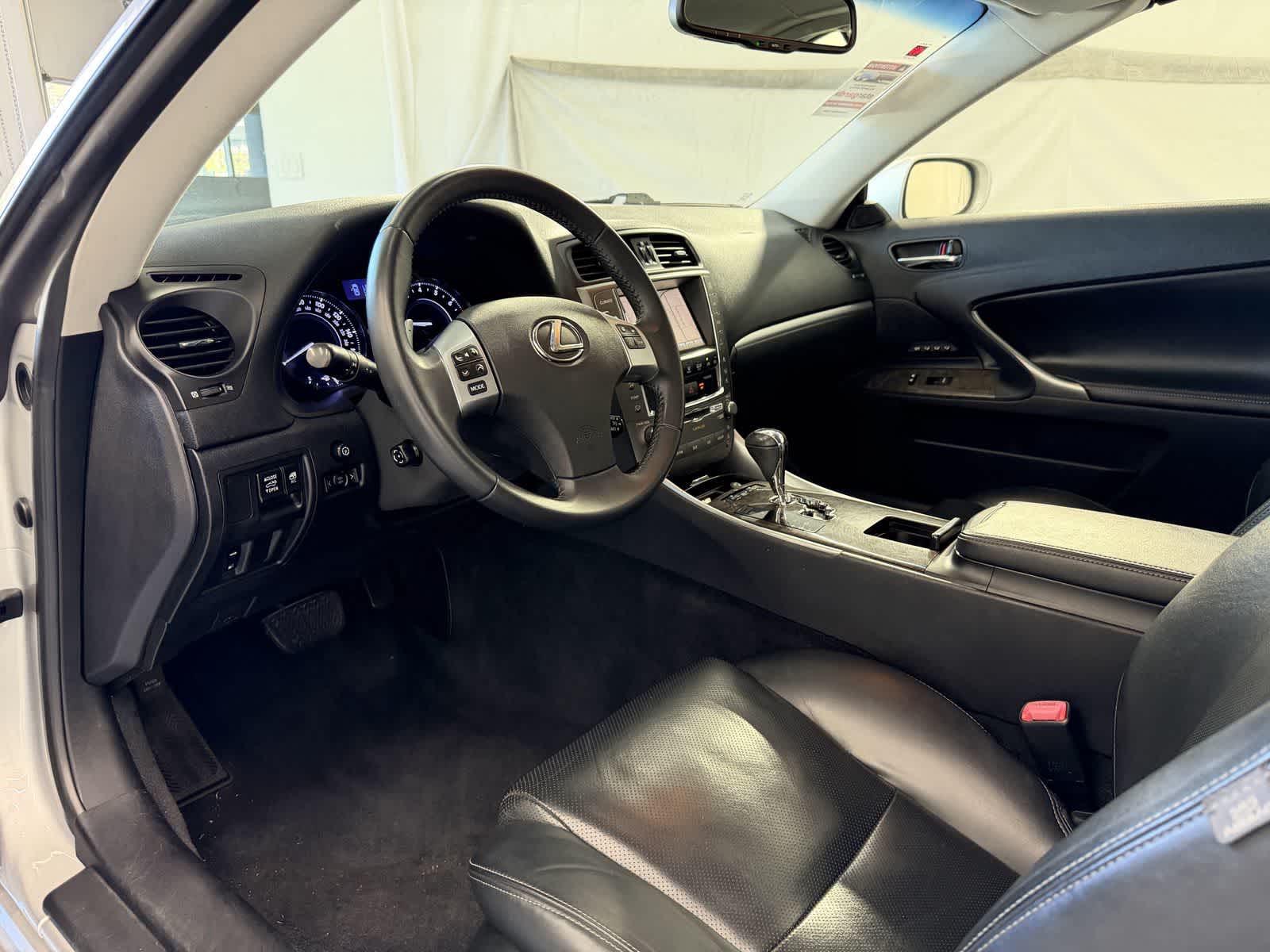Thumbnail: 2011 Lexus IS - 8