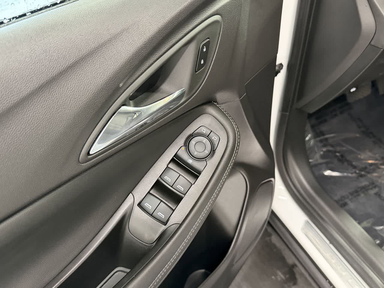 Thumbnail: 2023 Buick Encore GX - 14