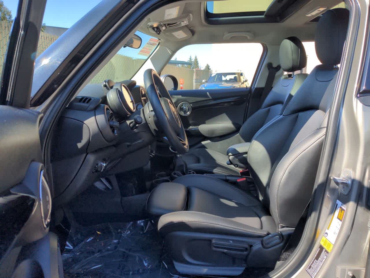 Thumbnail: 2018 MINI Cooper Hardtop - 16