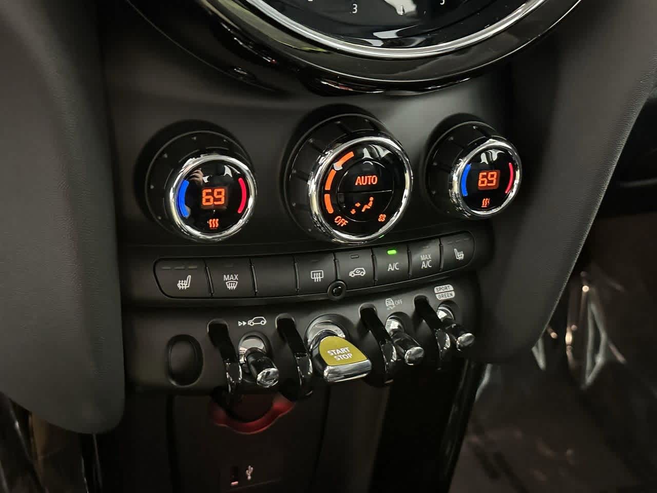 Thumbnail: 2024 MINI Cooper Hardtop - 21