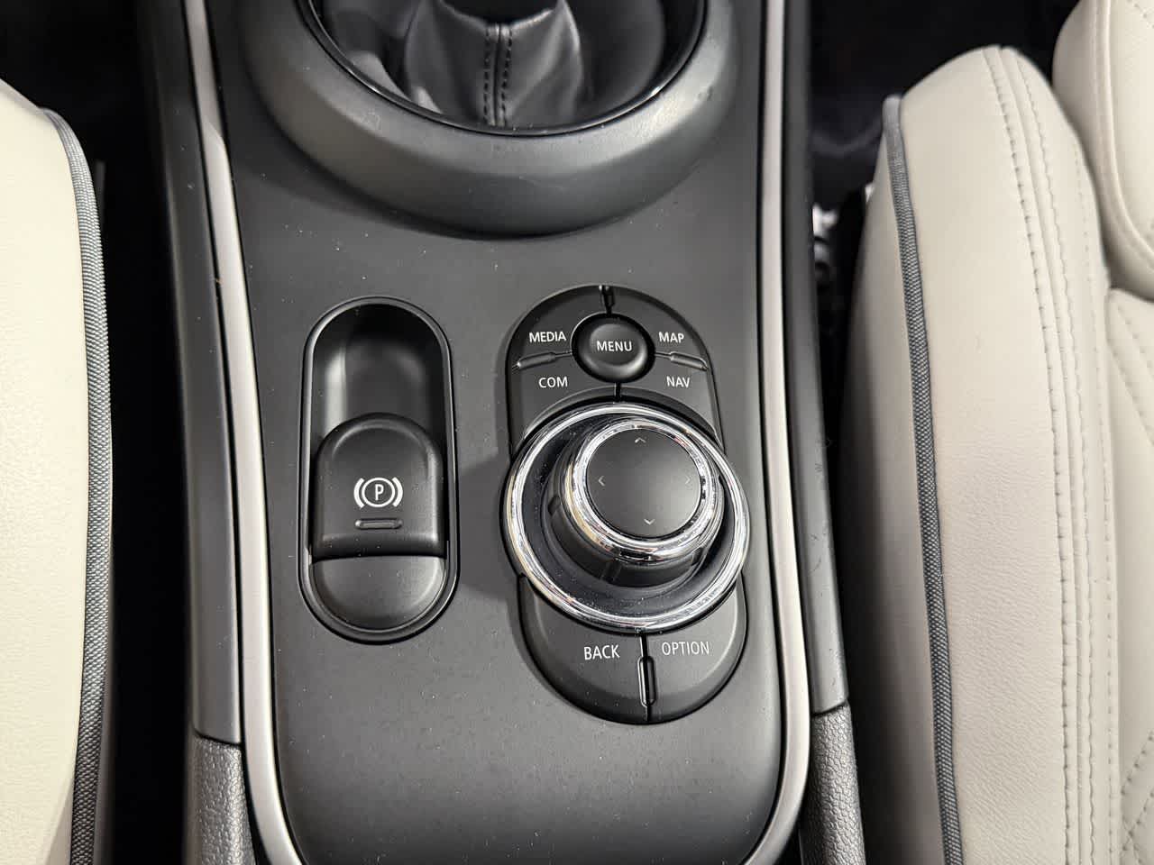 Thumbnail: 2023 MINI Cooper Countryman - 25