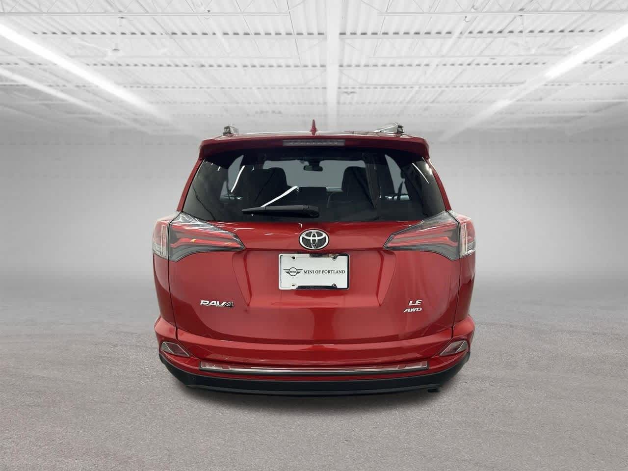 Thumbnail: 2017 Toyota RAV4 - 4