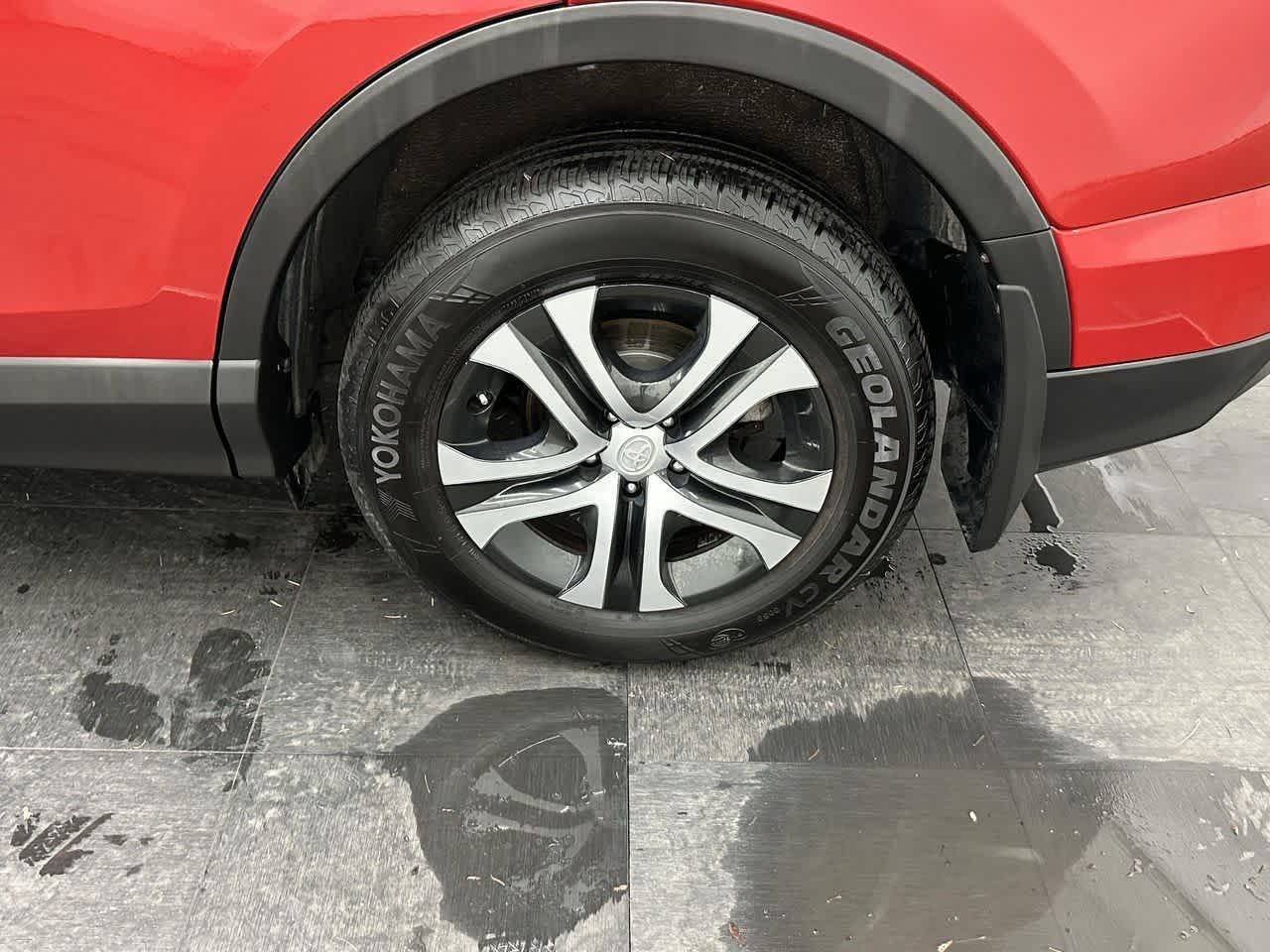 Thumbnail: 2017 Toyota RAV4 - 25