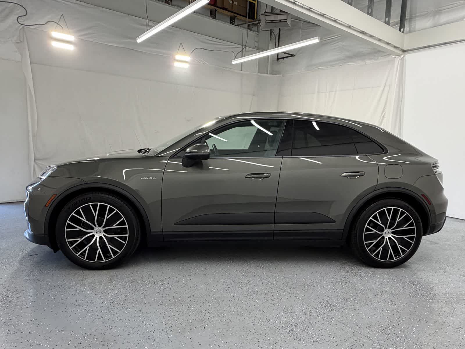 Used 2025 Porsche Macan Base with VIN WP1AD2XA7SL077769 for sale in Portland, OR