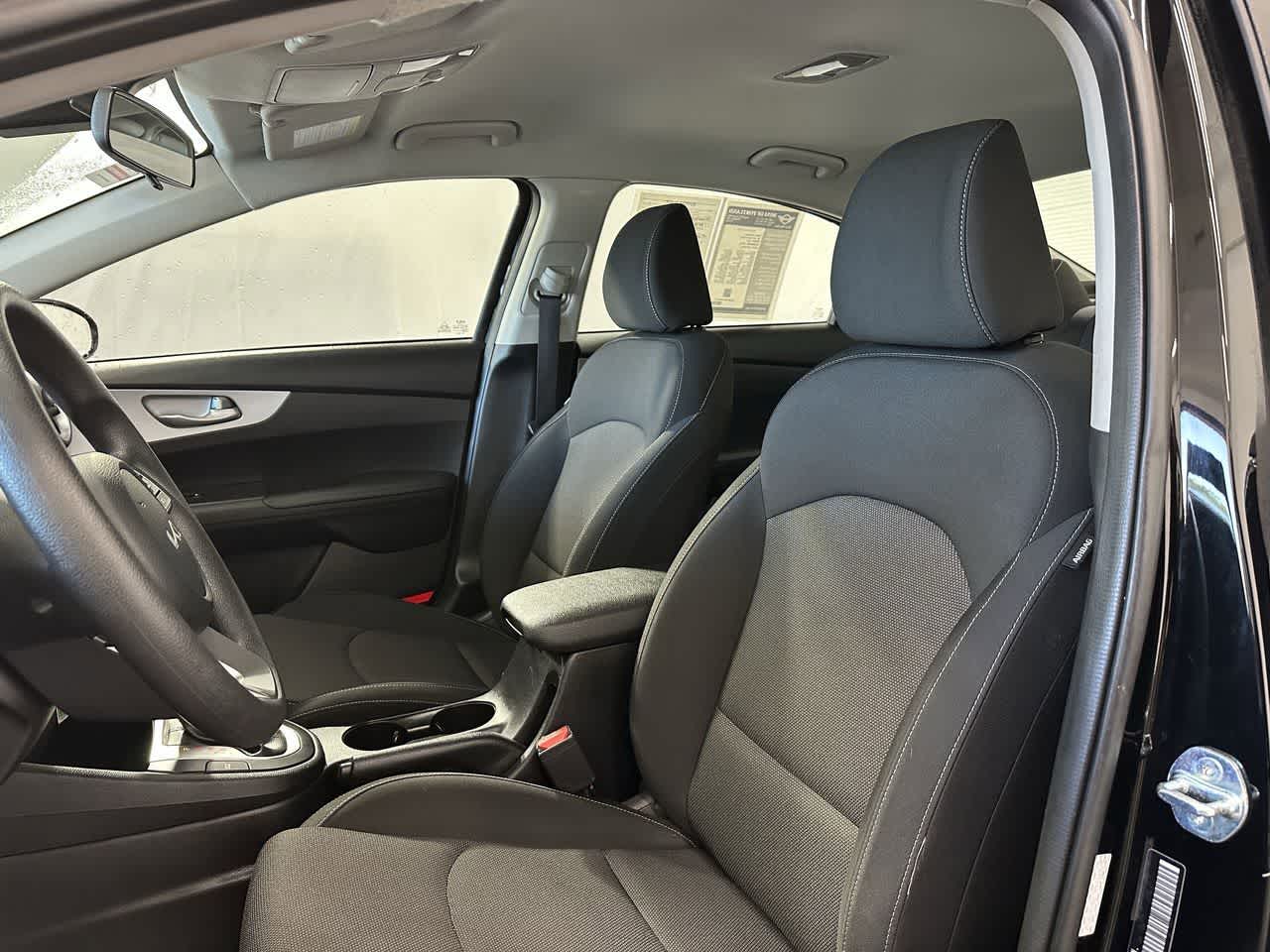 Thumbnail: 2024 Kia Forte - 8