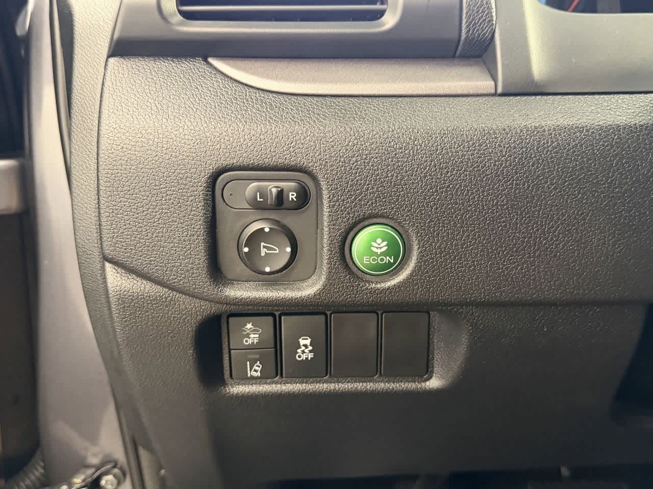 Thumbnail: 2019 Honda Pilot - 16