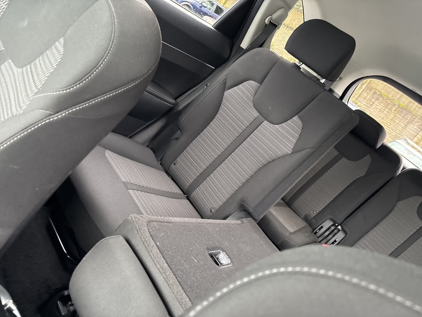 Thumbnail: 2023 Kia Sorento - 5