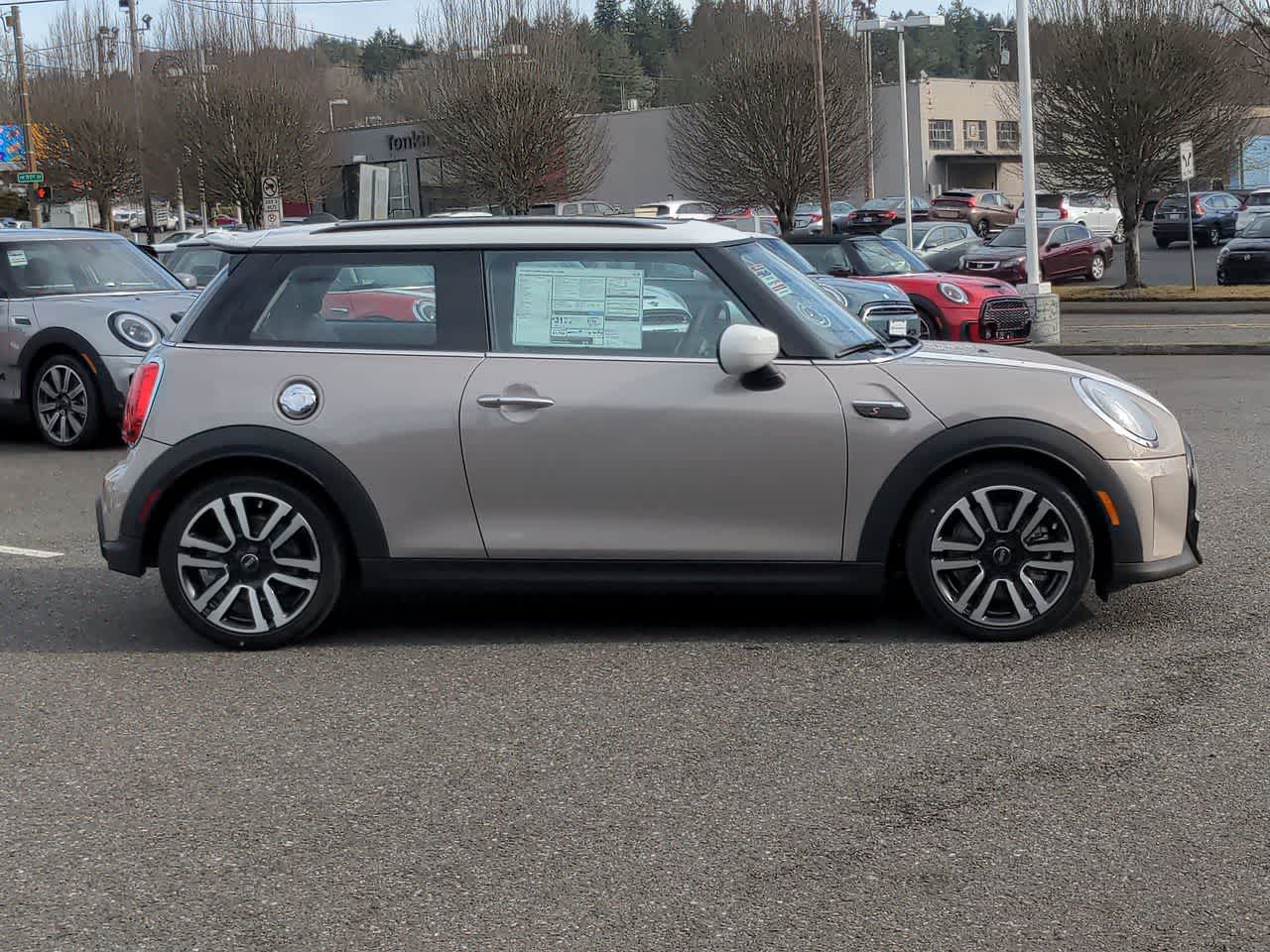 Thumbnail: 2023 MINI Cooper Hardtop - 7