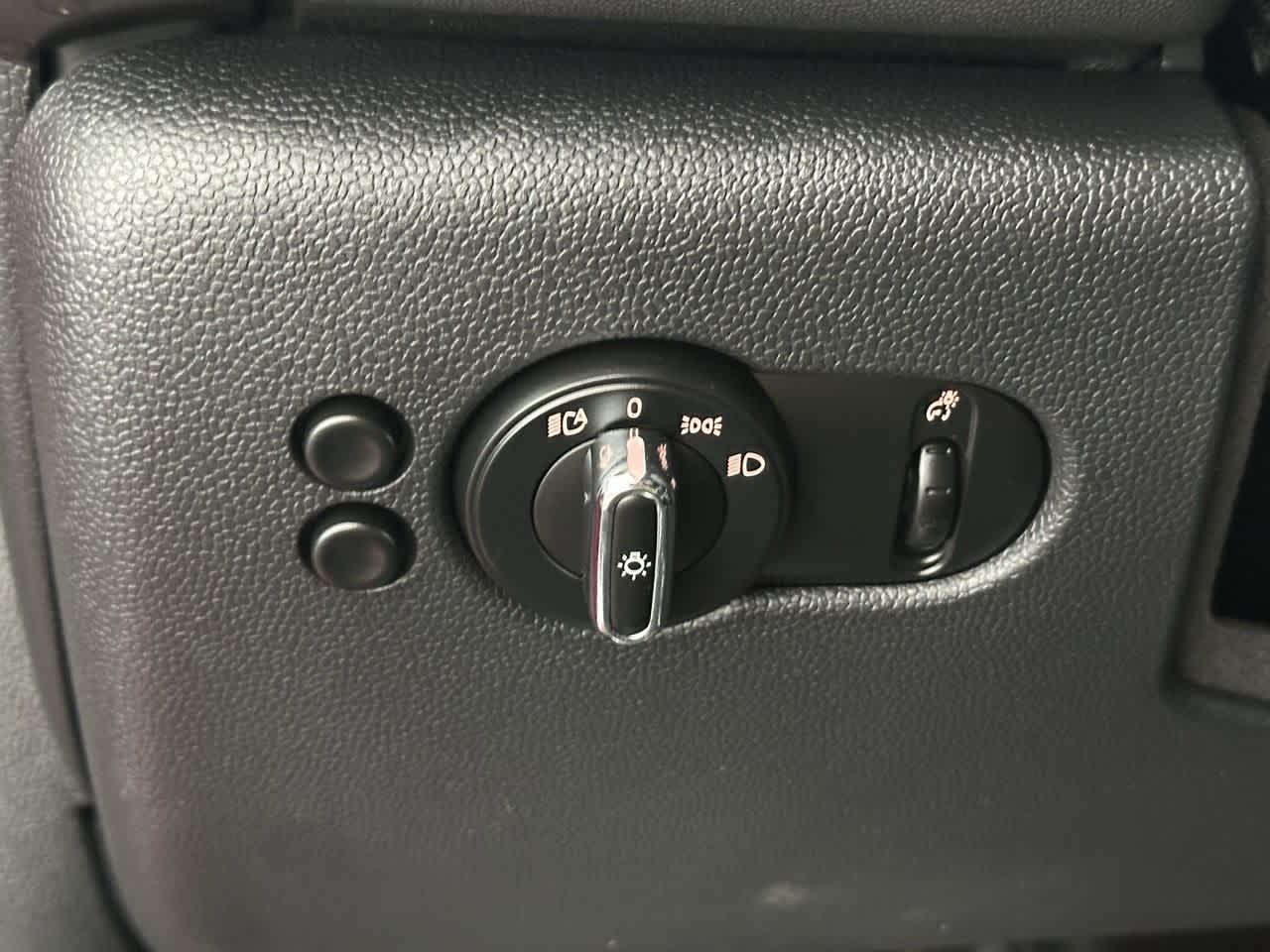 Thumbnail: 2019 MINI Cooper Convertible - 18