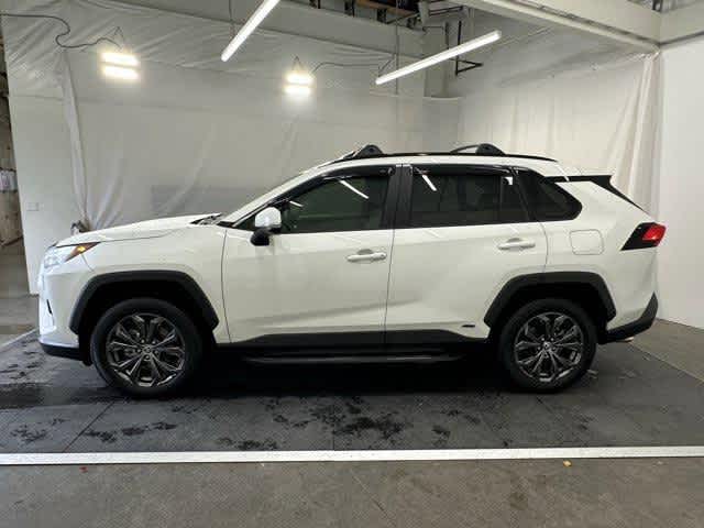 2022 Toyota RAV4 Hybrid XLE Premium photo 3