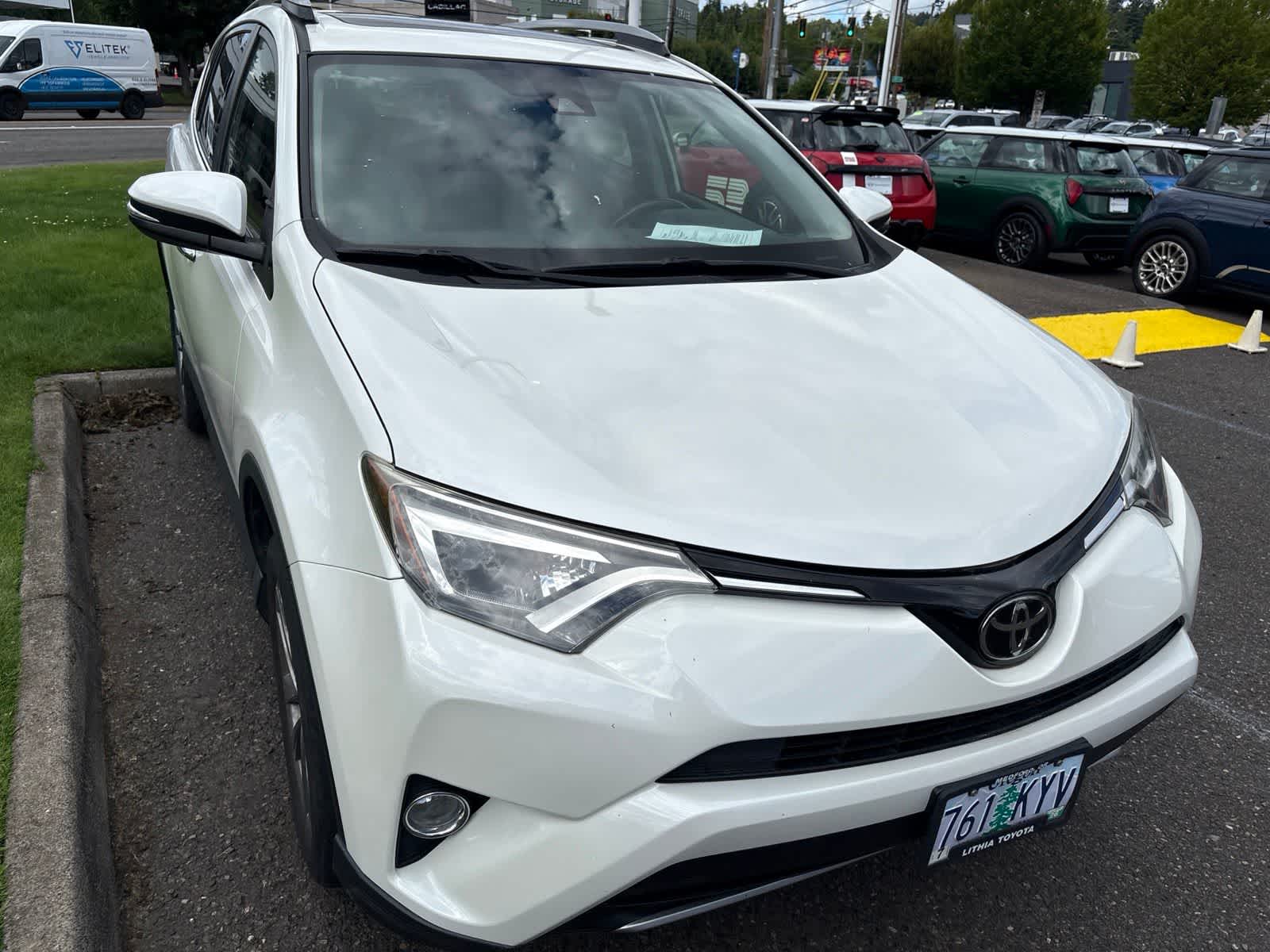 Thumbnail: 2018 Toyota RAV4 - 4