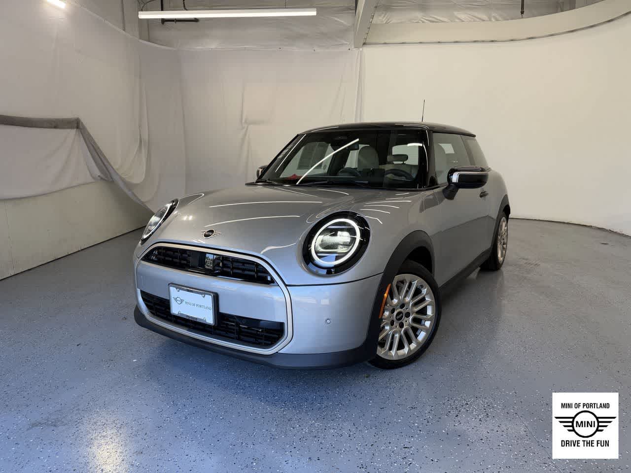 2025 MINI Hardtop Cooper's photo