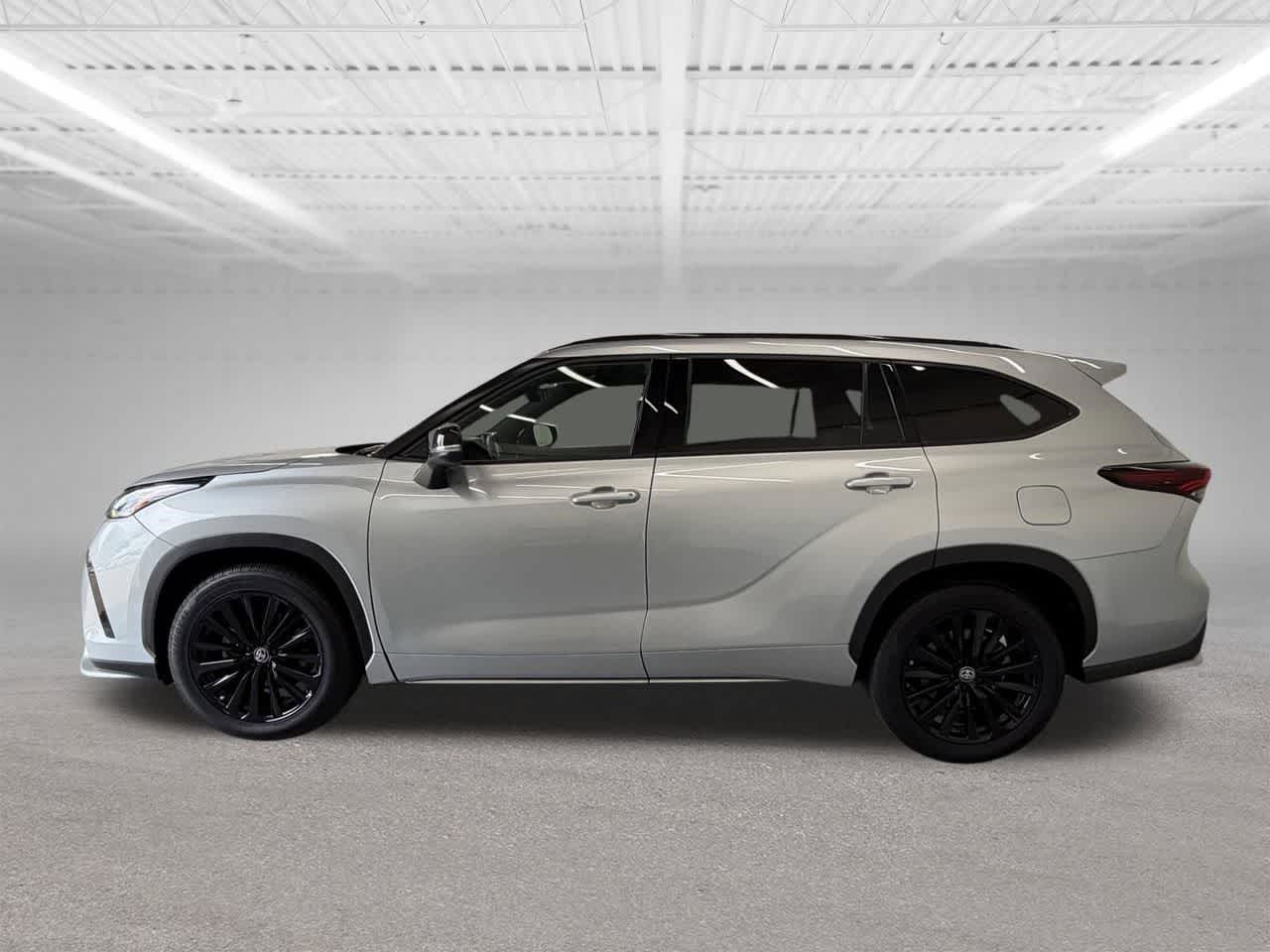 Thumbnail: 2025 Toyota Highlander - 2