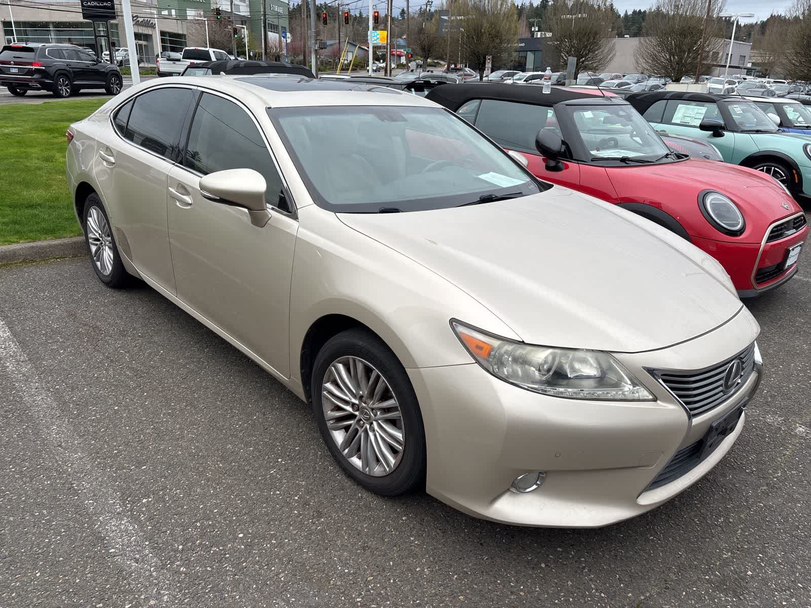 Thumbnail: 2013 Lexus ES - 4