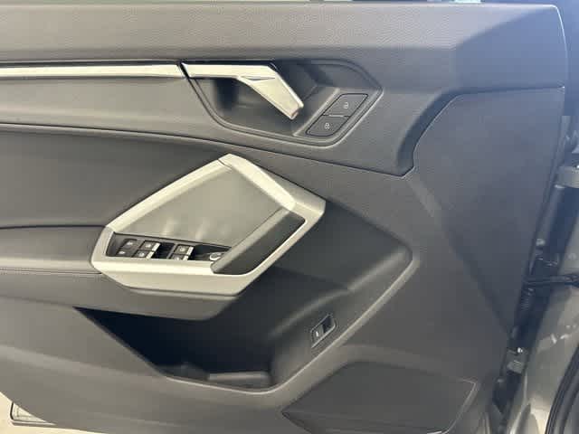 Thumbnail: 2020 Audi Q3 - 16