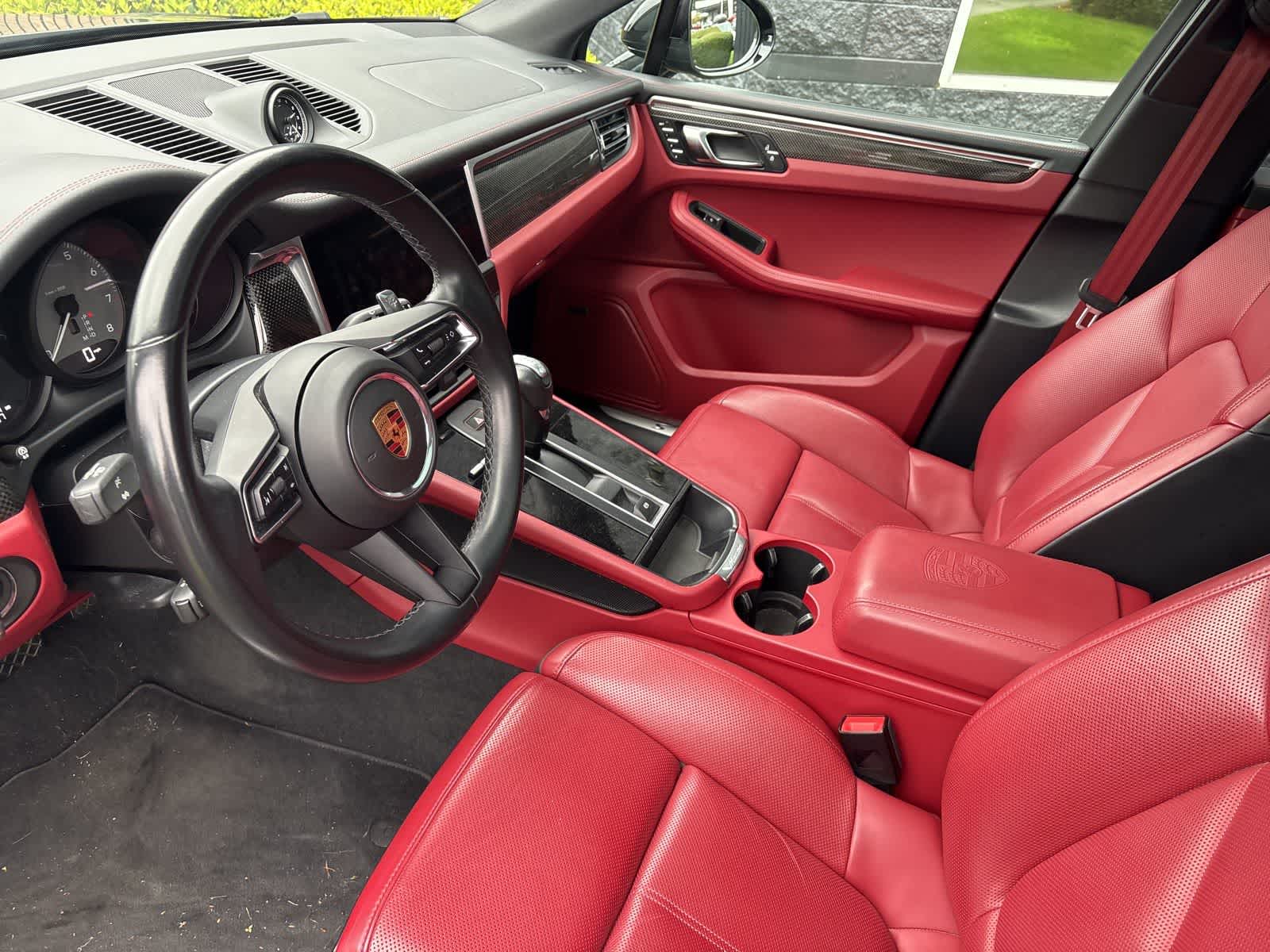 Thumbnail: 2022 Porsche Macan - 2