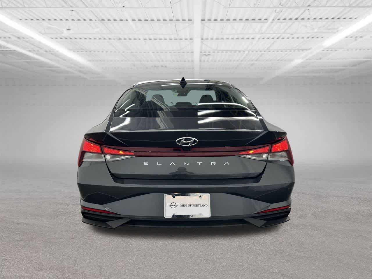Thumbnail: 2022 Hyundai Elantra - 4