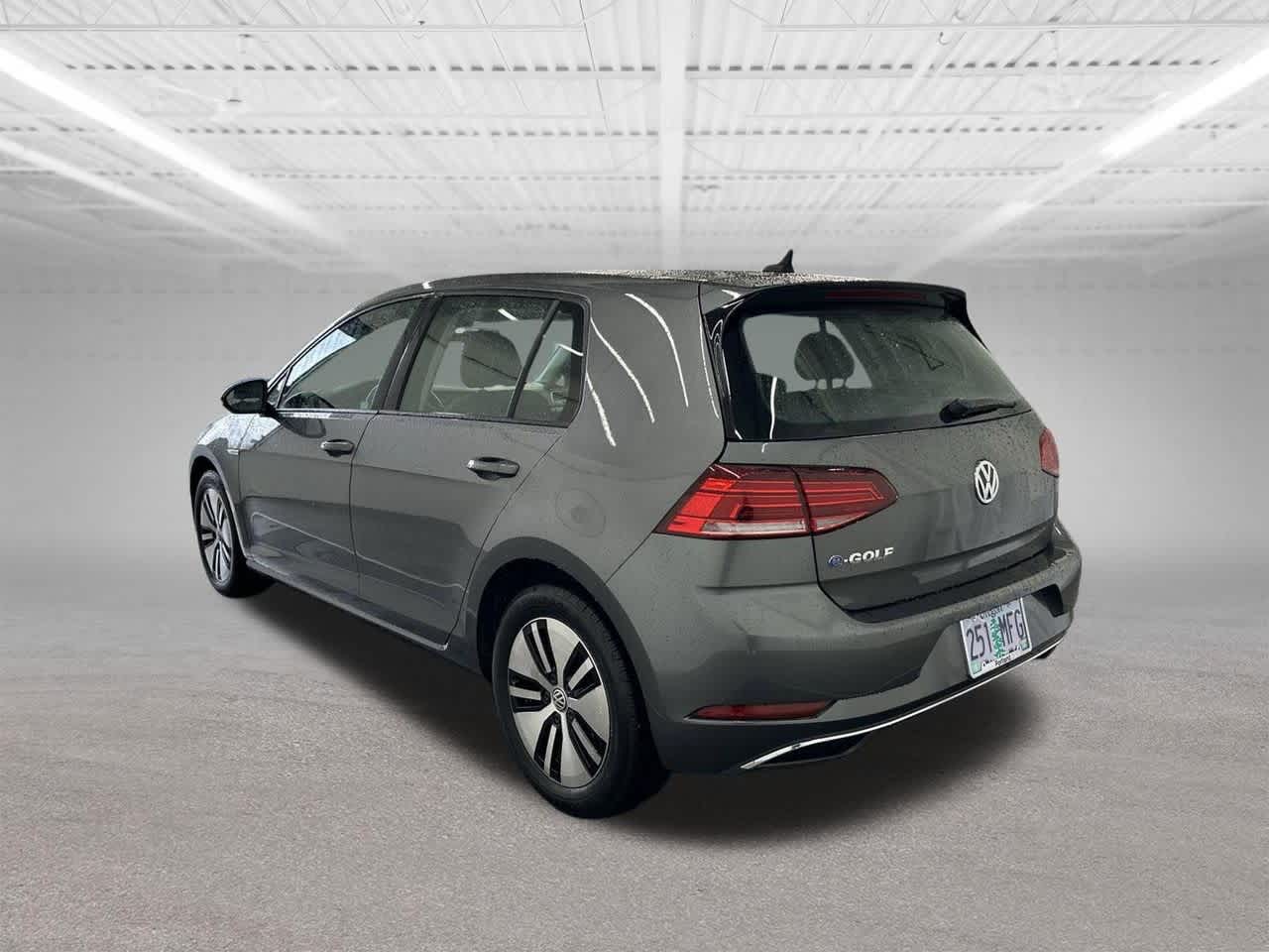 Thumbnail: 2019 Volkswagen e-Golf - 3