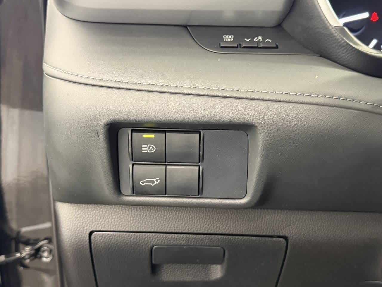 Thumbnail: 2021 Toyota Highlander - 16