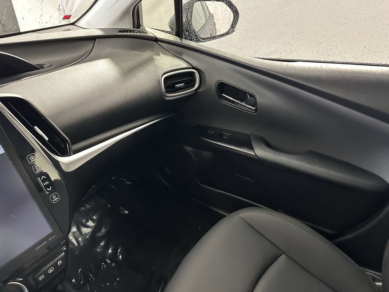 Thumbnail: 2022 Toyota Prius Prime - 23