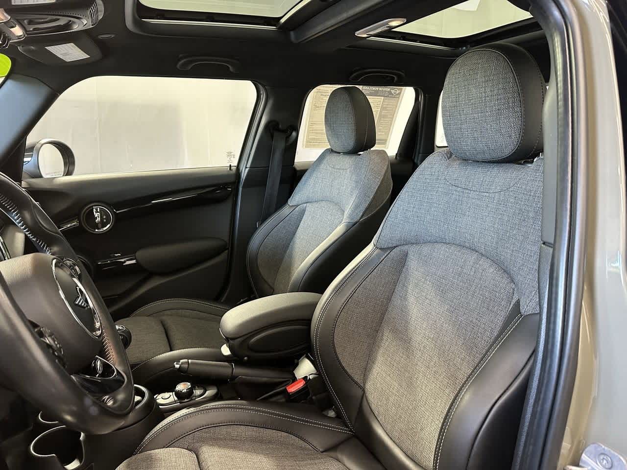 Thumbnail: 2019 MINI Cooper Hardtop - 11