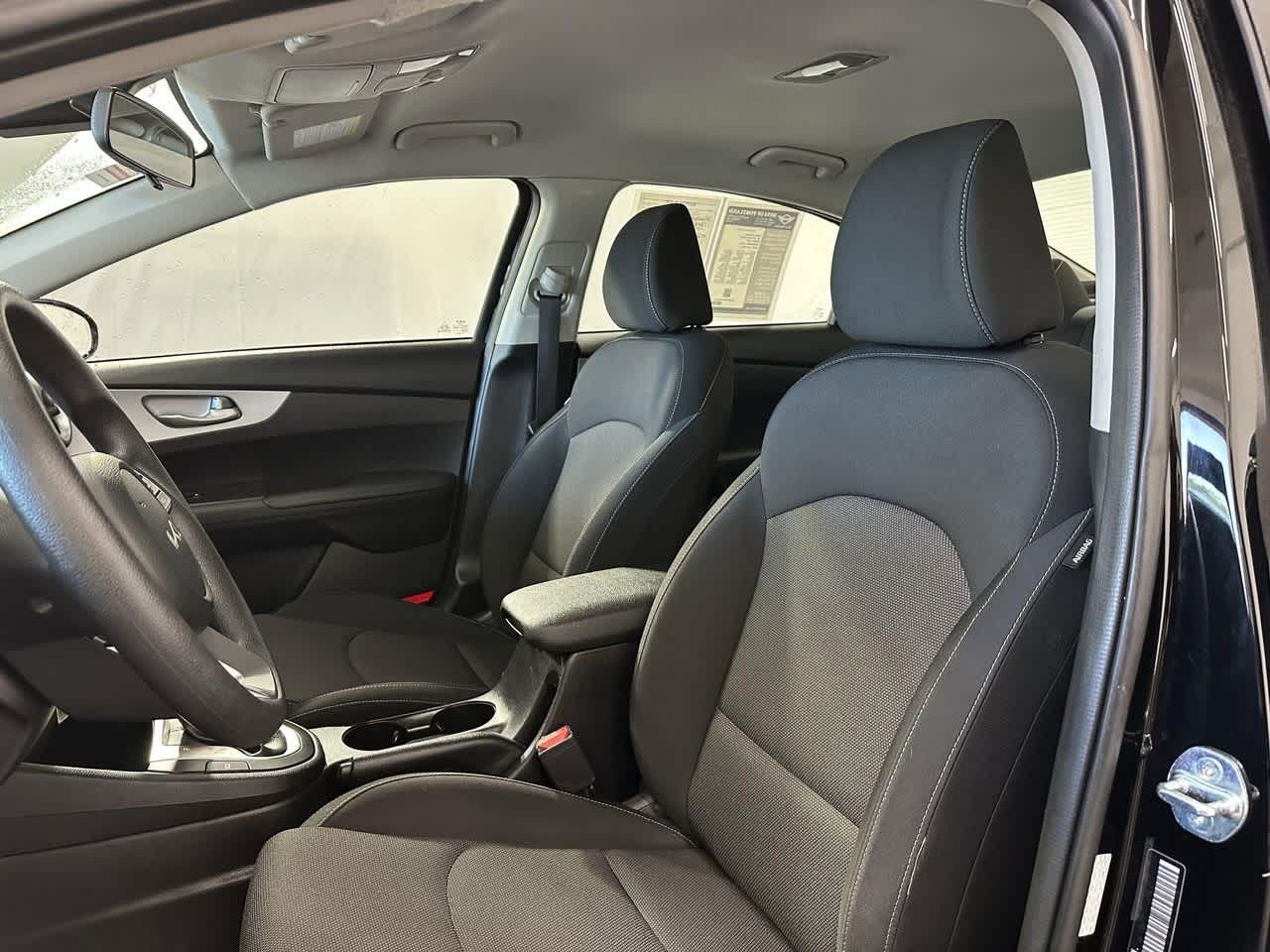 Thumbnail: 2024 Kia Forte - 8