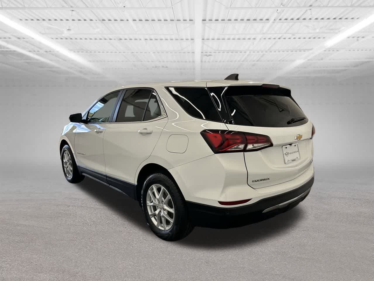 Thumbnail: 2023 Chevrolet Equinox - 3