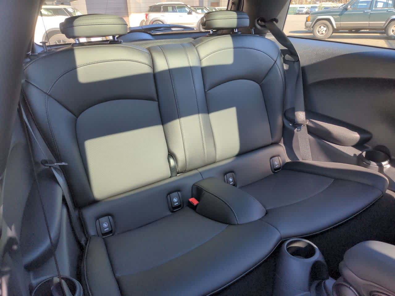 Thumbnail: 2020 MINI Cooper Hardtop - 21