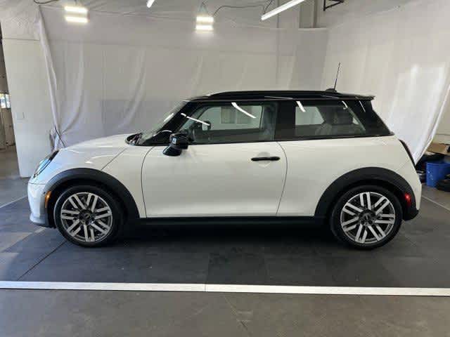 2025 Mini Cooper 2 Door Hardtop S photo 2