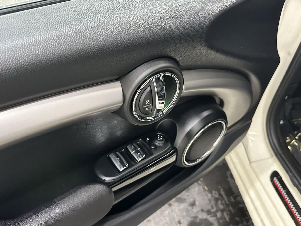 Thumbnail: 2021 MINI Cooper Convertible - 12