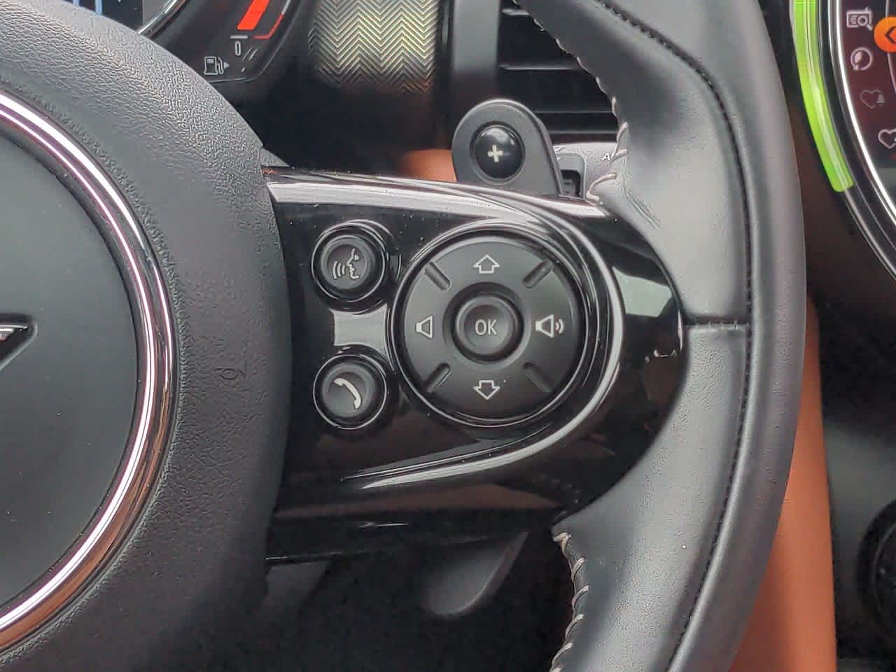 Thumbnail: 2020 MINI Cooper Hardtop - 24