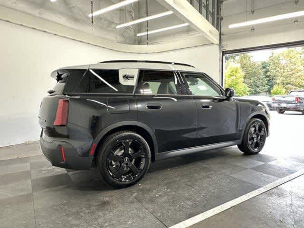 New 2026 MINI Countryman Iconic SUV