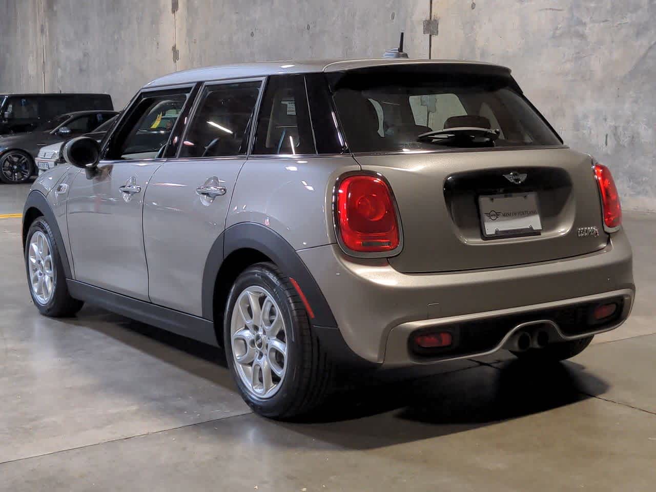 Thumbnail: 2018 MINI Cooper Hardtop - 4