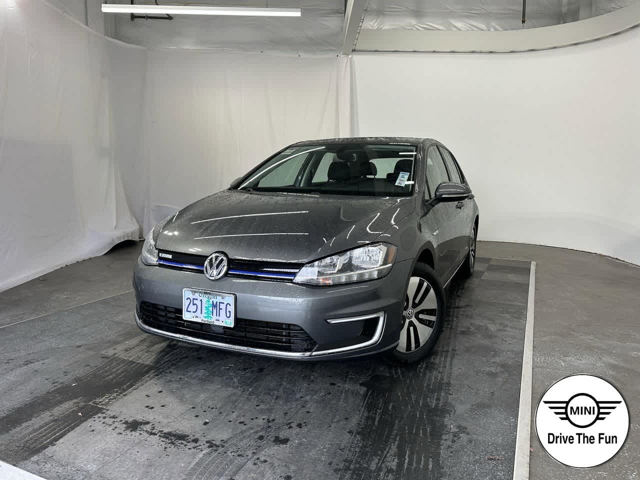 2019 Volkswagen e-Golf SE -
                  Portland, OR
