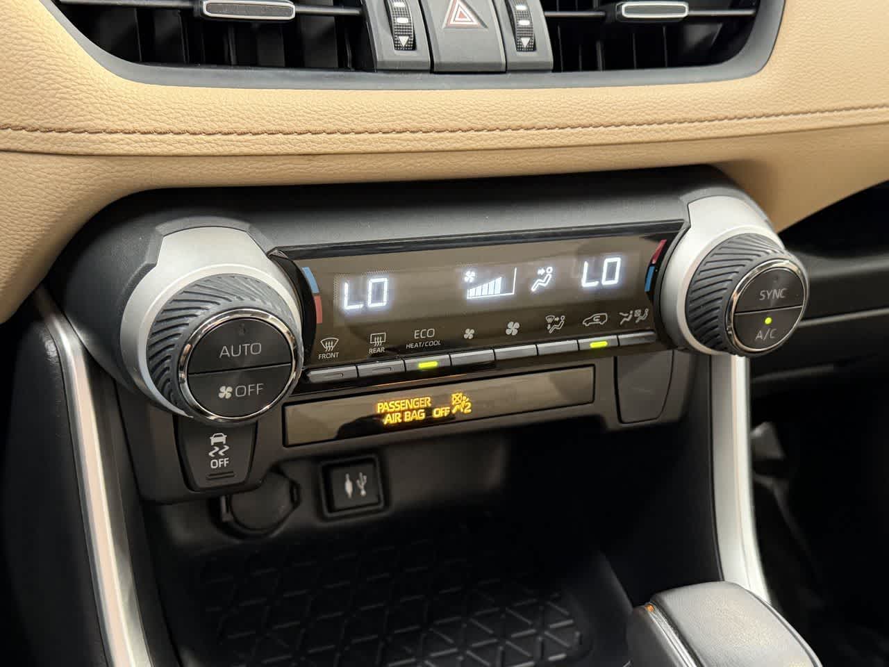 Thumbnail: 2019 Toyota RAV4 - 22
