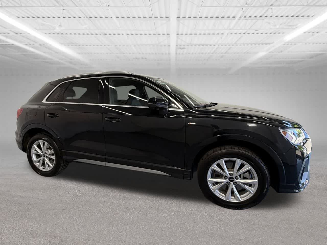 Thumbnail: 2024 Audi Q3 - 6
