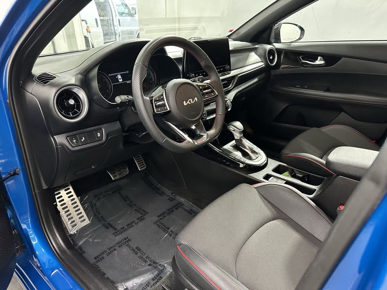 Thumbnail: 2023 Kia Forte - 9