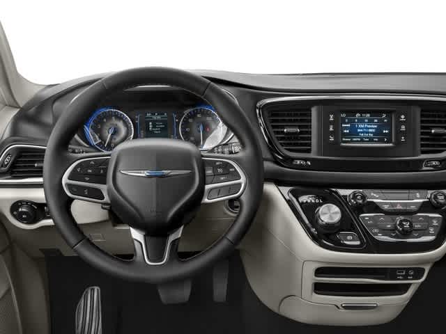 Thumbnail: 2018 Chrysler Pacifica - 7