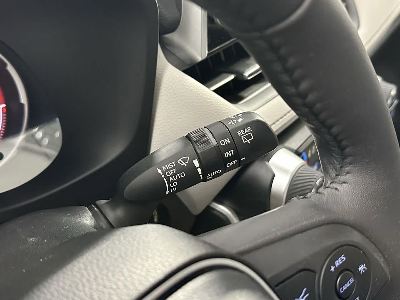 Thumbnail: 2022 Toyota RAV4 - 18