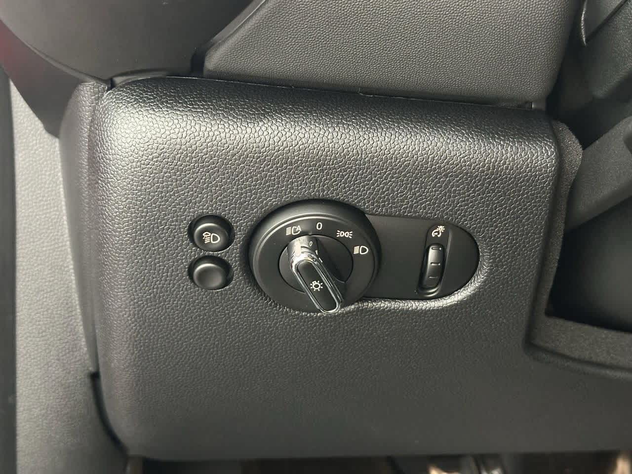 Thumbnail: 2024 MINI Cooper Hardtop - 15