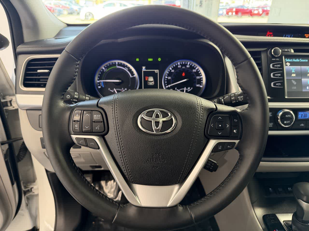 Thumbnail: 2018 Toyota Highlander - 17