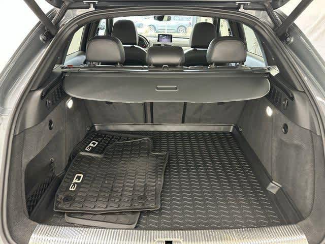 2016 Audi Q3 Prestige photo 4