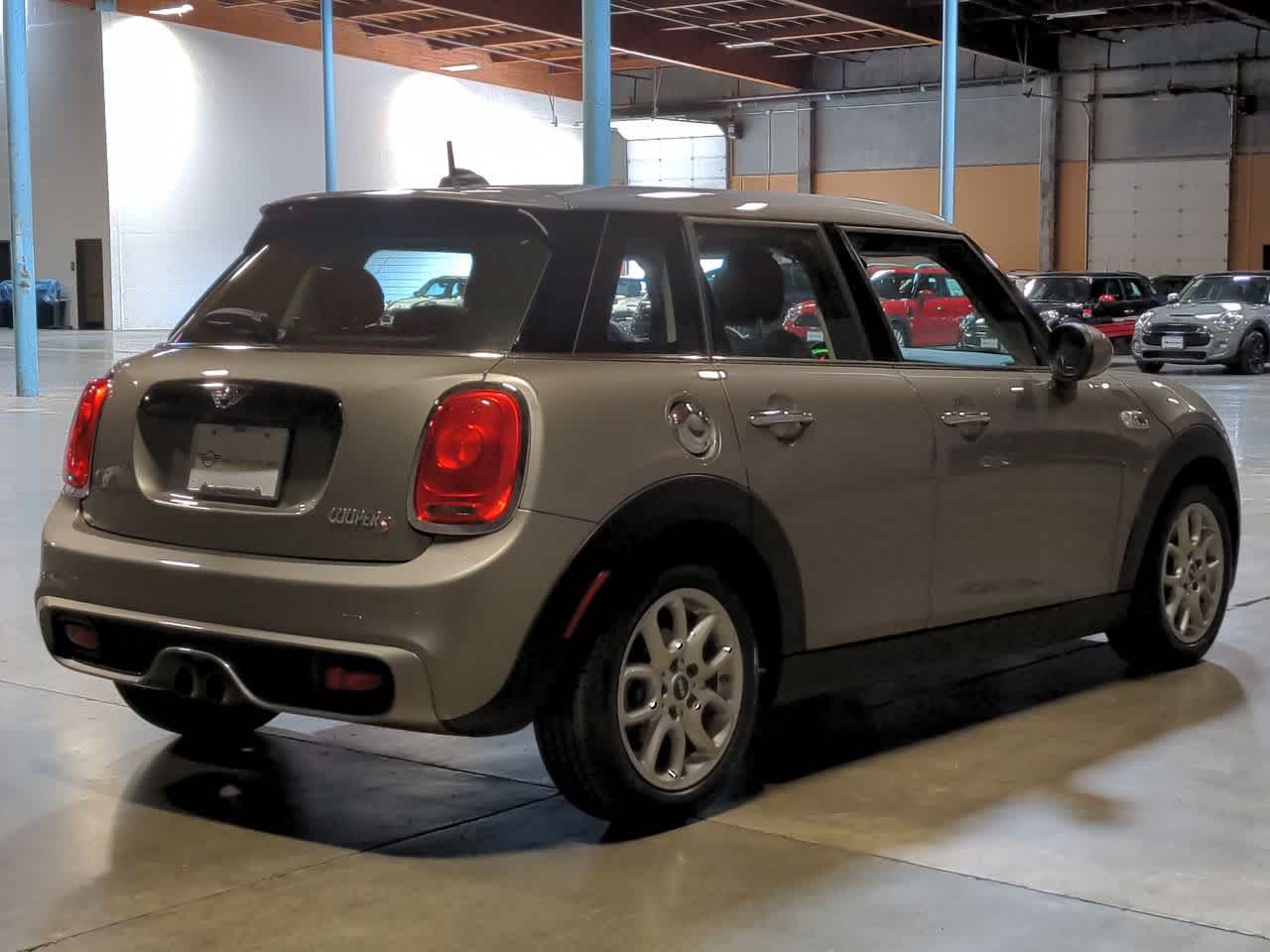 Thumbnail: 2018 MINI Cooper Hardtop - 6